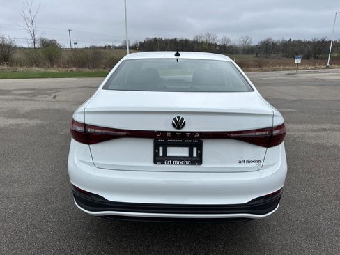 Used 2025 Volkswagen Jetta Sport FWD image 4