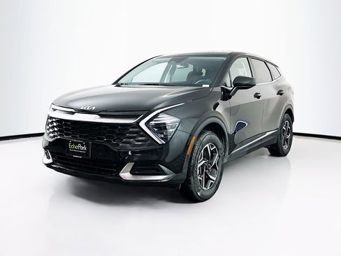 Used 2024 Kia Sportage LX image 3