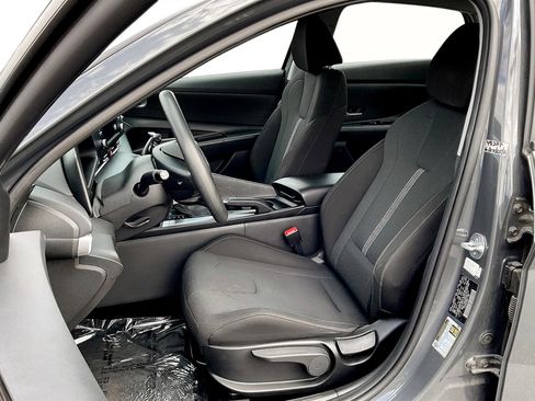 Used 2024 Hyundai Elantra SE image 22