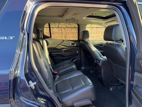 Used 2017 GMC Acadia SLT image 10