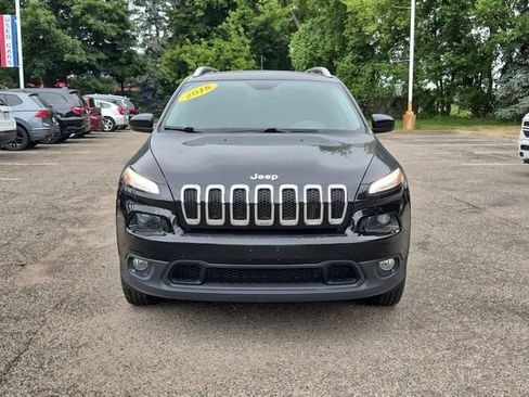 Used 2018 Jeep Cherokee Latitude AWD/4WD image 8