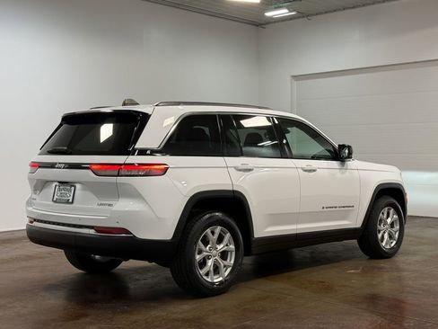 Used 2023 Jeep Grand Cherokee Limited image 25