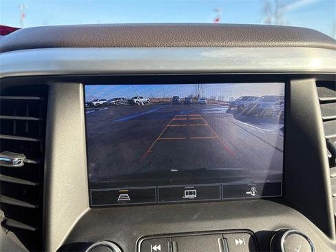 Used 2022 GMC Acadia SLT w/ Preferred Package image 27