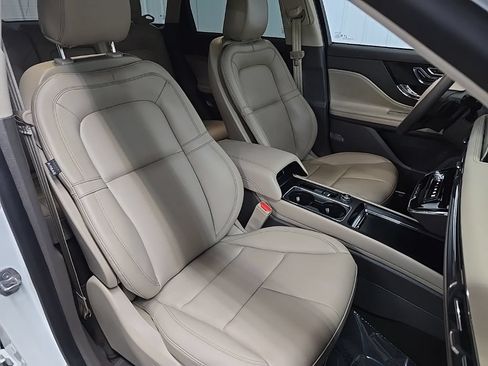 Used 2023 Lincoln Corsair AWD image 18