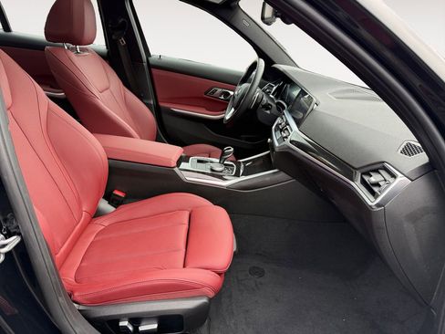 Used 2022 BMW 330i xDrive Sedan w/ Convenience Package image 17