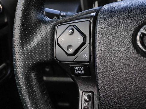 Used 2020 Toyota 4Runner Venture w/ Moonroof Package AWD/4WD image 22