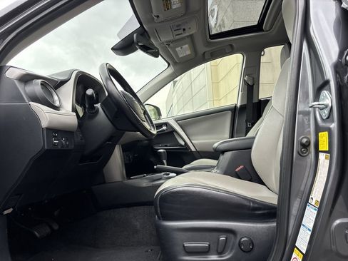 Used 2016 Toyota RAV4 Limited image 14
