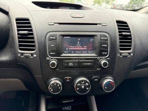 Used 2014 Kia Forte EX FWD image 20