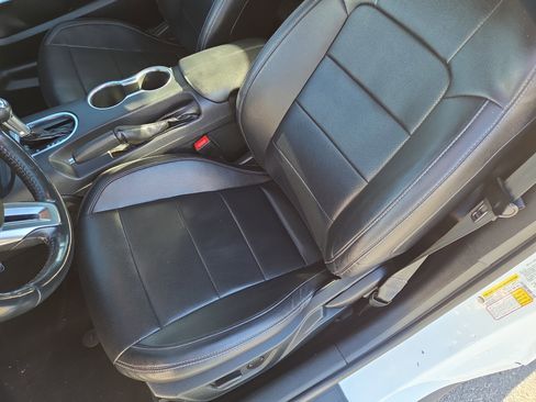 Used 2023 Ford Mustang Premium image 13