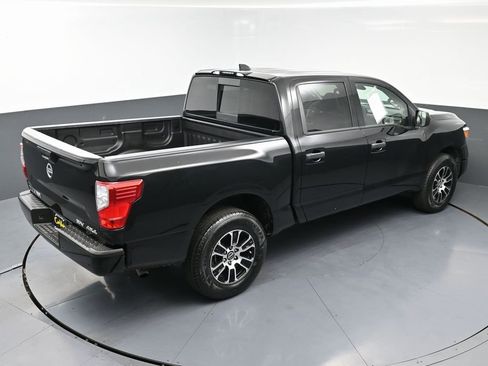 Used 2023 Nissan Titan SV image 40