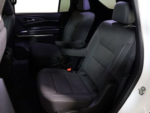 Used 2024 Chevrolet Traverse LT FWD image 13