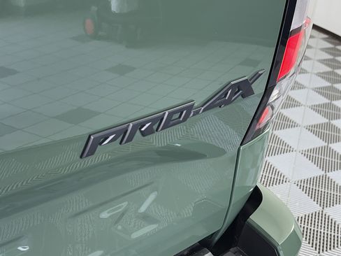 Used 2024 Nissan Frontier PRO-4X w/ Pro Premium Package AWD/4WD image 15