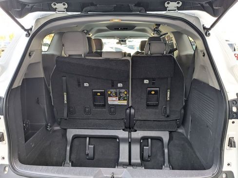 Used 2024 Toyota Sienna LE image 26
