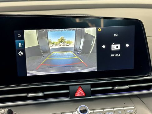 Used 2024 Hyundai Elantra SEL FWD image 18