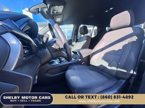 Used 2022 Chevrolet Traverse LT w/ LPO, Floor Liner Package image 9