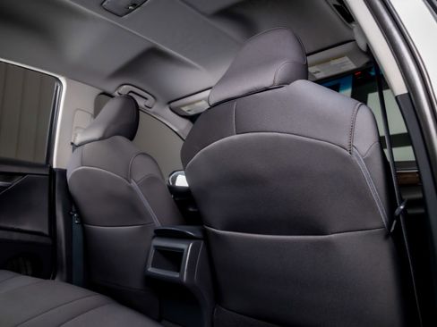 Used 2018 Toyota Camry LE image 23