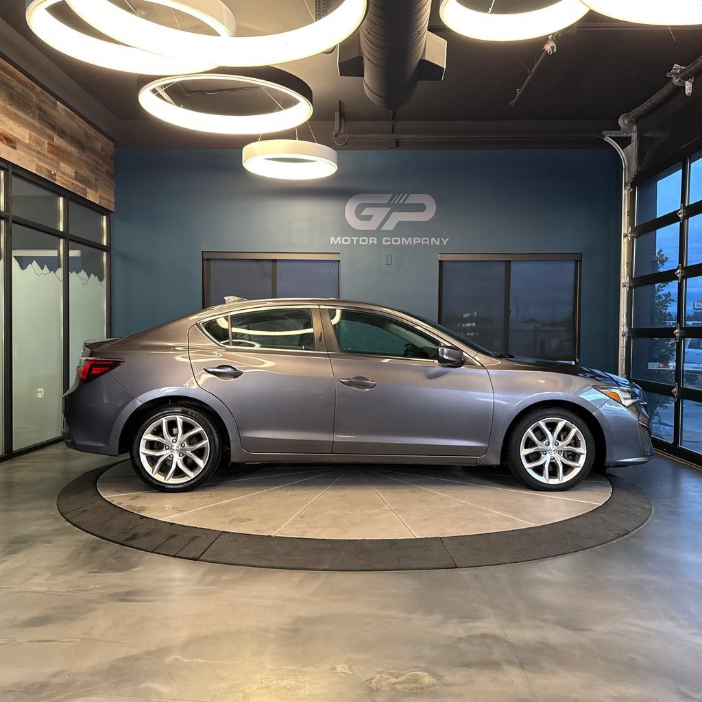 Used 2022 Acura ILX FWD image 2