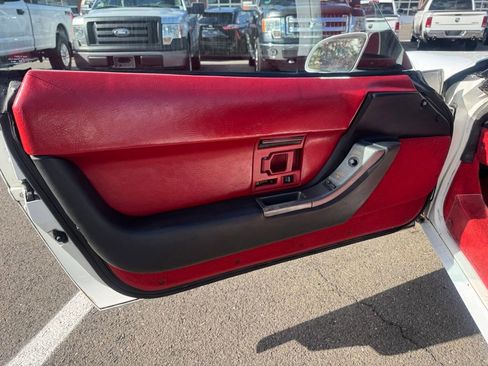 Used 1990 Chevrolet Corvette Convertible RWD image 25