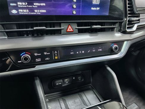 Used 2023 Kia Sportage SX image 37