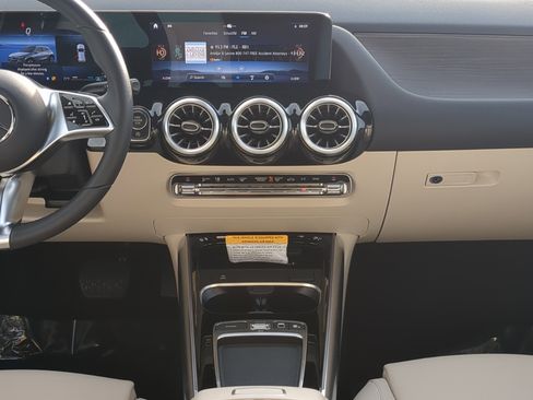 Certified 2025 Mercedes-Benz GLA 250 image 13