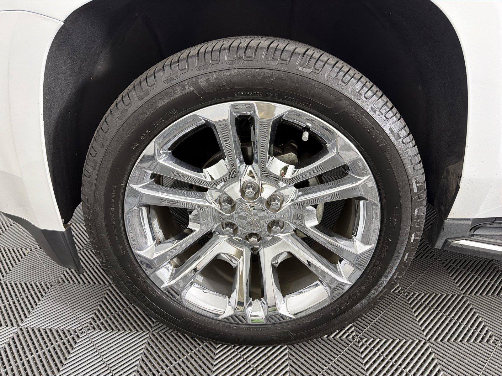 Used 2017 GMC Yukon SLT w/ Premium Edition RWD image 9
