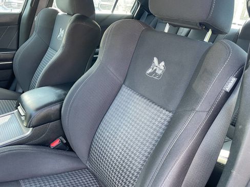 Used 2019 Dodge Charger Scat Pack RWD image 18