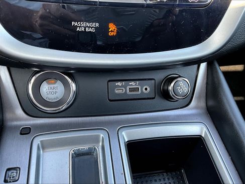 Used 2024 Nissan Murano SV AWD/4WD image 16