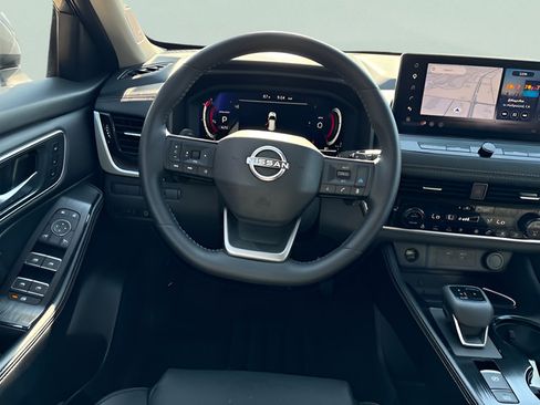 Certified 2026 Nissan Rogue Platinum w/ Platinum Premium Package AWD/4WD image 14