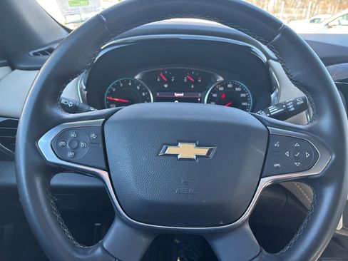 Used 2023 Chevrolet Traverse LT image 26