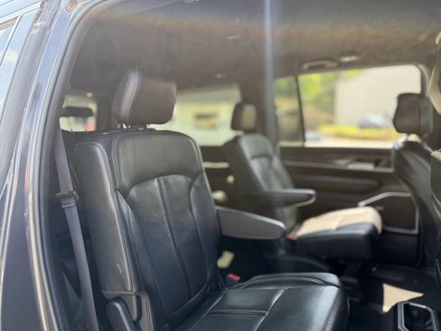 Used 2022 Jeep Wagoneer Series III w/ Flexible Seating Group RWD image 30