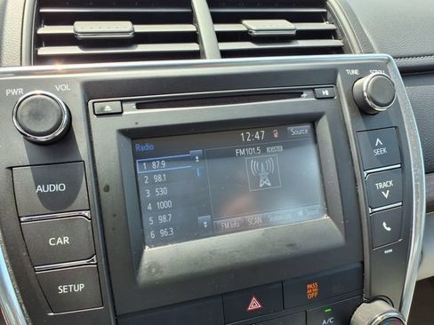 Used 2015 Toyota Camry LE FWD image 6