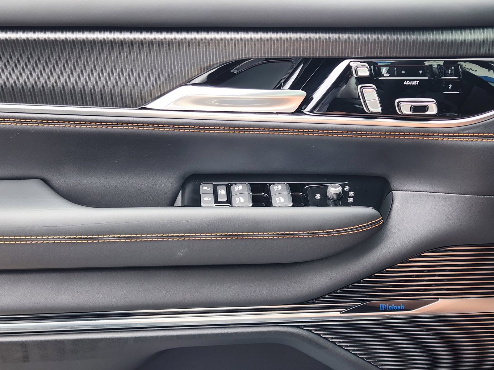 New 2026 Jeep Grand Wagoneer L Summit AWD/4WD image 19