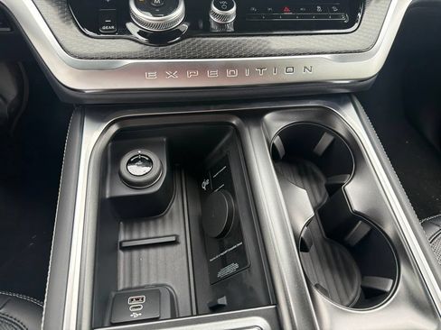 New 2027 Ford Expedition Platinum w/ Stealth Performance Package AWD/4WD image 4