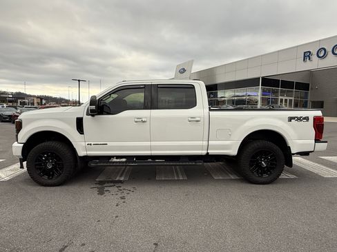 Used 2022 Ford F250 Lariat w/ Black Appearance Package image 8