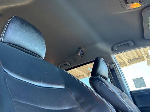 Used 2018 Toyota Sienna SE image 16