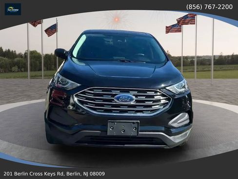 Used 2021 Ford Edge SE image 3