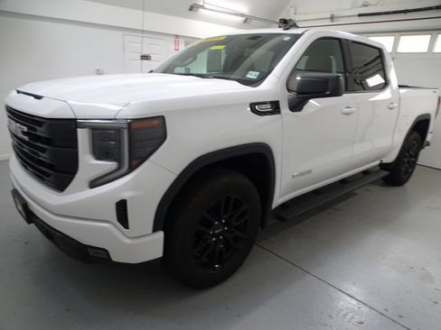Certified 2024 GMC Sierra 1500 Elevation w/ X31 Off-Road Package AWD/4WD image 18