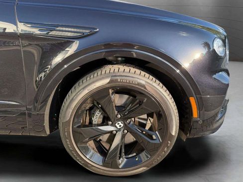 Certified 2024 Bentley Bentayga image 6