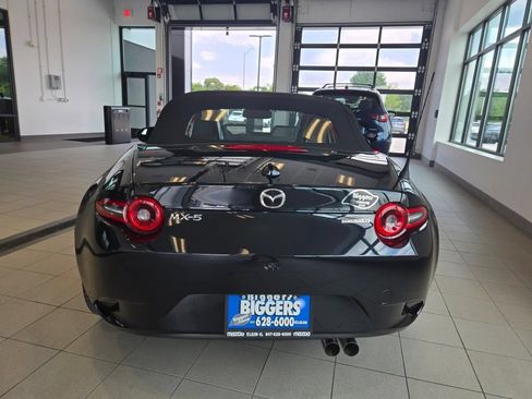Used 2025 MAZDA MX-5 Miata Grand Touring RWD image 9