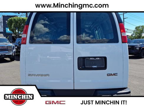 Used 2024 GMC Savana 2500 w/ Driver Convenience Package RWD image 5