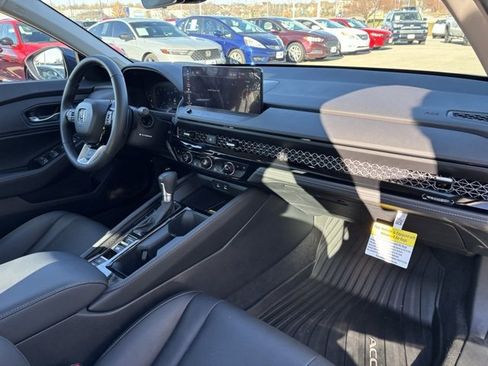 Used 2025 Honda Accord Touring image 25