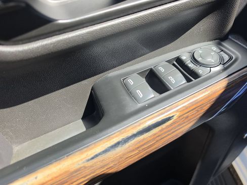 Used 2022 Chevrolet Silverado 3500 High Country w/ Technology Package AWD/4WD image 12