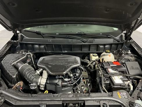 Used 2018 Cadillac XT5 Luxury w/ Driver Awareness Package image 31