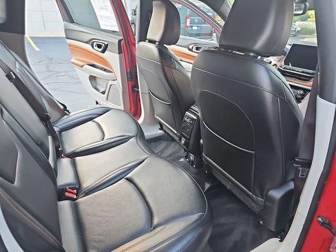 Certified 2023 Jeep Compass Limited image 11