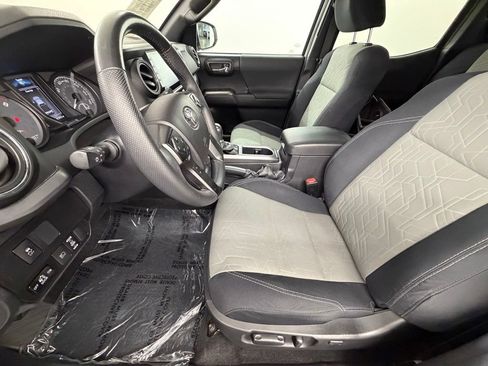 Used 2021 Toyota Tacoma TRD Sport w/ Technology Package AWD/4WD image 22