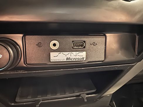 Used 2012 Ford F150 XLT w/ XLT Chrome Pkg image 9