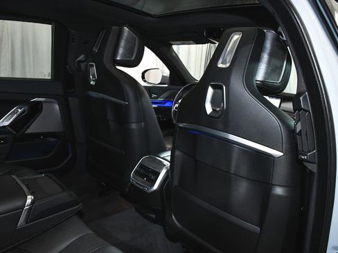 Used 2025 BMW 740i RWD image 89