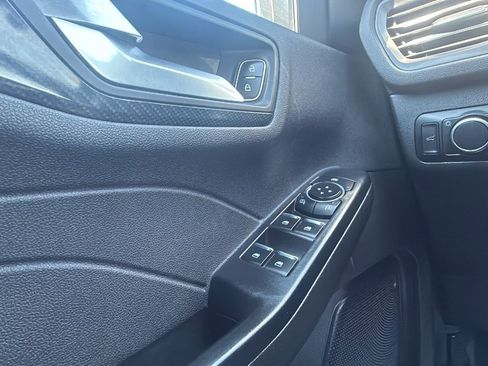 Used 2024 Ford Escape ST-Line image 19