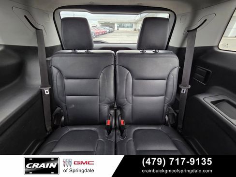 Used 2021 GMC Acadia SLE w/ Driver Convenience Package FWD image 25