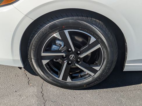 Used 2025 Nissan Sentra SV image 11